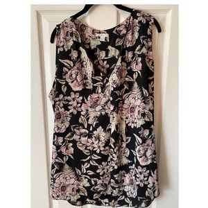 CATO NWOT Swing Shell Sleeveless Top V Neck